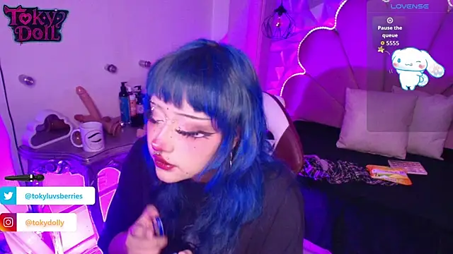 toky doll online show from 09-17-25, 09:06