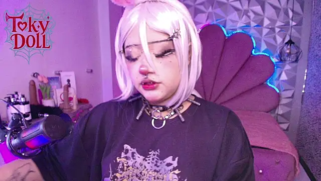 toky doll online show from 10-07-25, 09:05