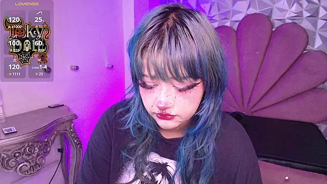 toky doll online show from 11-03-25, 09:07