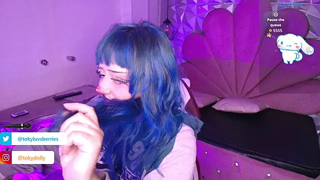 toky doll online show from 09-21-25, 10:04