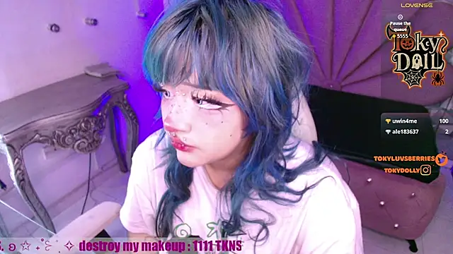 toky doll online show from 10-21-25, 09:03