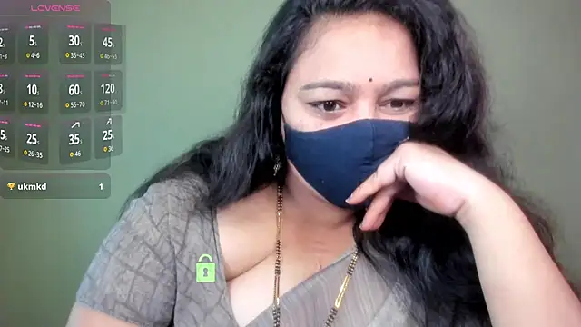 neelu-hoty online show from 06-10-26, 08:37