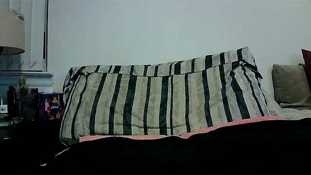 Snapshot of Hand69someguy chatting on 05-17-26, 03:06 Hand69someguy online show from 05-17-26, 03:06