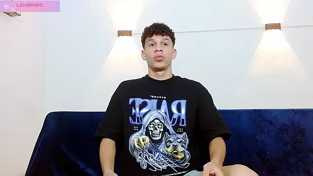 Snapshot of jeff_ross chatting on 10-15-25, 10:45 jeff ross online show from 10-15-25, 10:45
