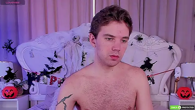 ArthurWhitee online show from 10-24-25, 03:16