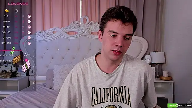Snapshot of ArthurWhitee chatting on 09-24-25, 08:32 ArthurWhitee online show from 09-24-25, 08:32