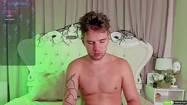 Snapshot of ArthurWhitee chatting on 01-17-26, 03:32 ArthurWhitee online show from 01-17-26, 03:32