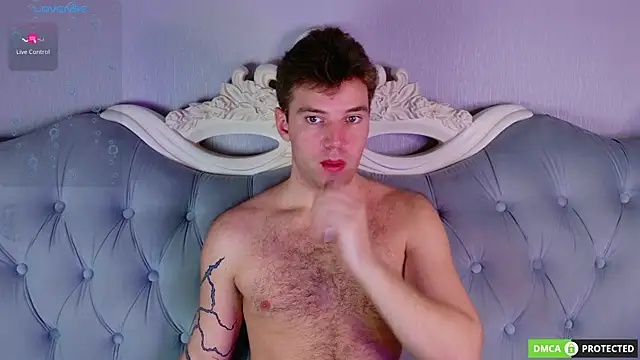 ArthurWhitee online show from 04-15-26, 08:42