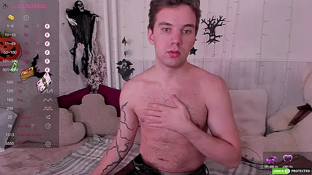 Snapshot of ArthurWhitee chatting on 10-18-25, 03:19 ArthurWhitee online show from 10-18-25, 03:19