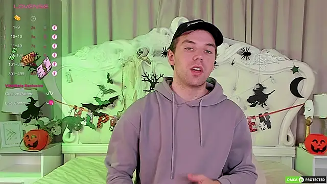 ArthurWhitee online show from 10-31-25, 05:09