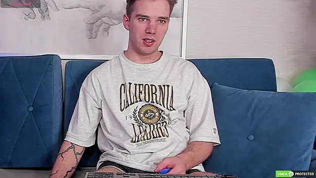 Snapshot of ArthurWhitee chatting on 03-19-25, 03:41 ArthurWhitee online show from 03-19-25, 03:41