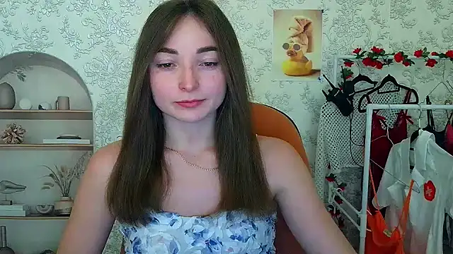  Barbie Kiss  online show from 11-06-25, 04:22