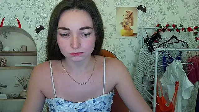  Barbie Kiss  online show from 11-01-25, 10:42