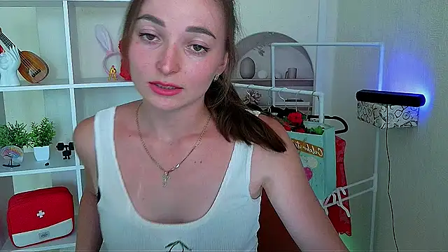  Barbie Kiss  online show from 06-28-26, 03:40