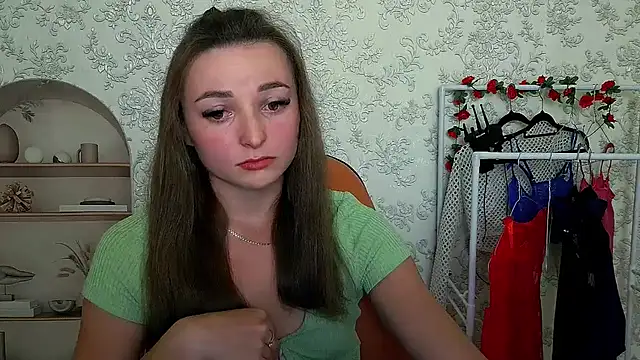  Barbie Kiss  online show from 10-02-25, 02:20