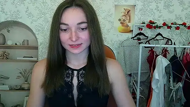  Barbie Kiss  online show from 11-12-25, 10:24