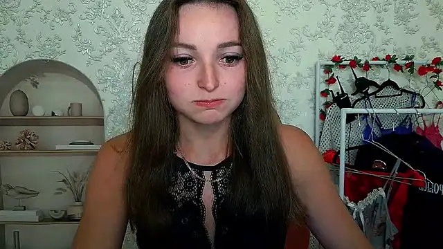  Barbie Kiss  online show from 09-19-25, 04:22