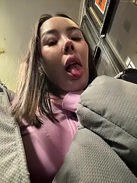 Asian Asami online show from 12-18-25, 02:54