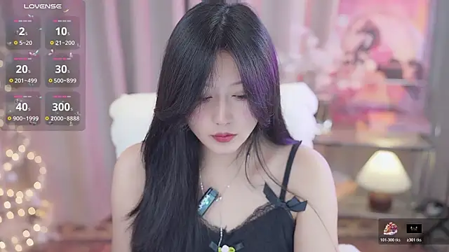 Snapshot of YINGTao-168 chatting on 10-27-25, 12:28 YINGTao-168 online show from 10-27-25, 12:28