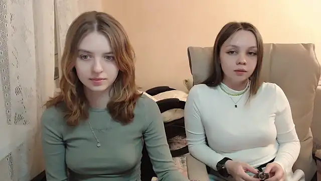 Snapshot of Emi1y_Angel11 chatting on 01-28-25, 12:00 Emi1y Angel11 online show from 01-28-25, 12:00