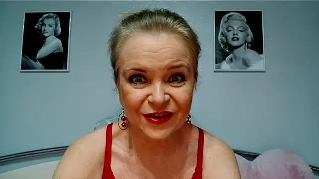 Snapshot of sexyjennyeu chatting on 02-16-25, 08:22 sexyjennyeu online show from 02-16-25, 08:22
