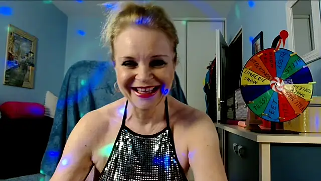 Snapshot of sexyjennyeu chatting on 10-10-25, 07:47 sexyjennyeu online show from 10-10-25, 07:47