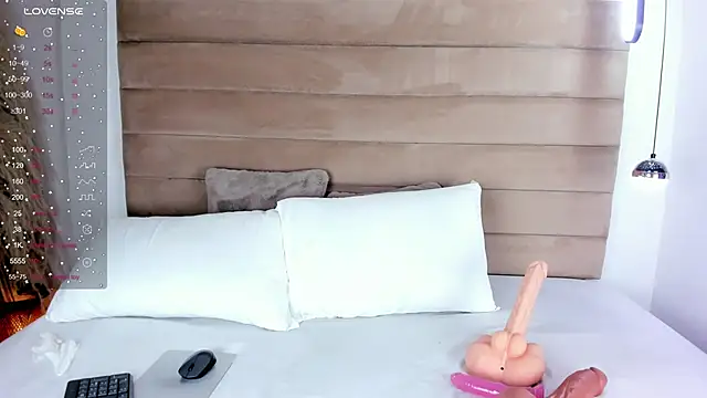 Snapshot of IsabellaJonns chatting on 01-18-25, 04:26 IsabellaJonns online show from 01-18-25, 04:26