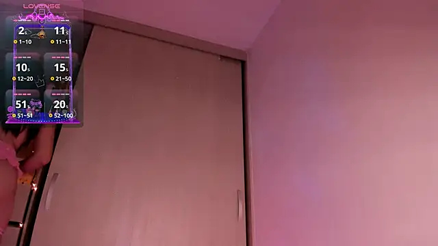 CoralineKam1 online show from 09-23-25, 05:31