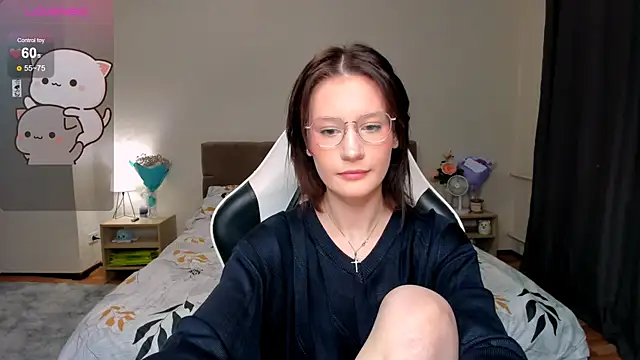 Snapshot of DearLia chatting on 02-13-25, 02:45 DearLia online show from 02-13-25, 02:45