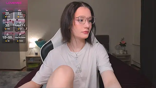 Snapshot of DearLia chatting on 01-23-25, 12:57 DearLia online show from 01-23-25, 12:57