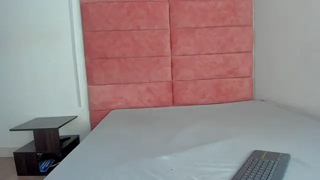 Snapshot of Hanna_lens chatting on 10-29-25, 07:35 Hanna lens online show from 10-29-25, 07:35