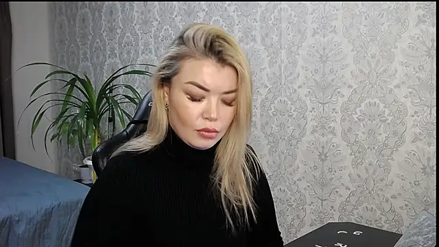 Snapshot of Miakiss_ss chatting on 12-16-24, 07:10 Miakiss ss online show from 12-16-24, 07:10