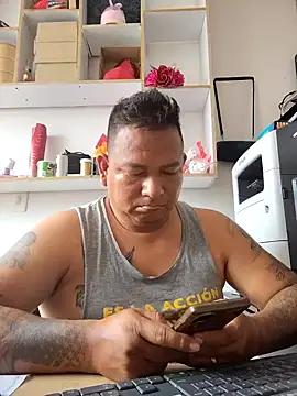 siatodo02 online show from 12-06-24, 04:01