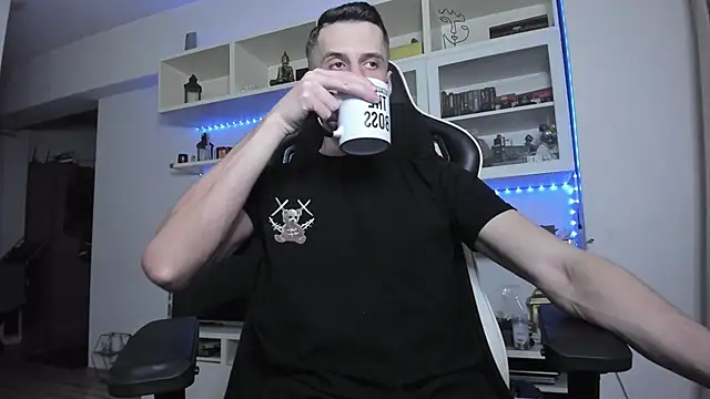 ToddClaytonn online show from 12-01-25, 06:09