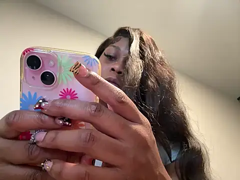 Snapshot of Naomiruty chatting on 03-18-25, 01:02 Naomiruty online show from 03-18-25, 01:02