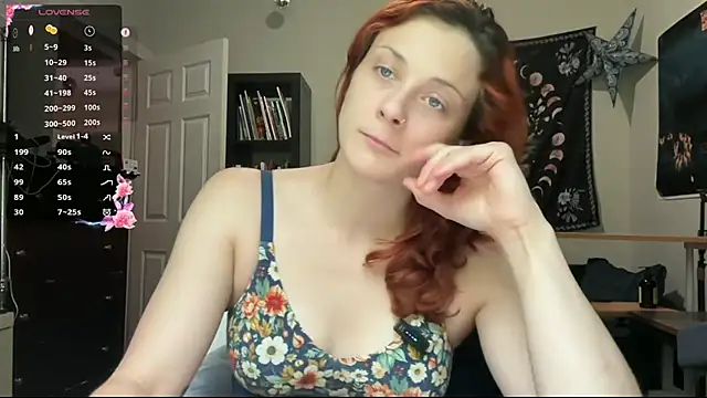 Snapshot of Aria_Fields chatting on 05-25-26, 03:33 Aria Fields online show from 05-25-26, 03:33