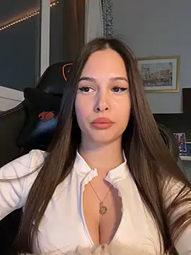 EricaWalls online show from 03-11-26, 07:52