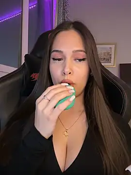 EricaWalls online show from 02-28-26, 03:55