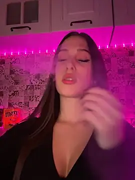 Snapshot of EricaWalls chatting on 02-18-25, 10:47 EricaWalls online show from 02-18-25, 10:47