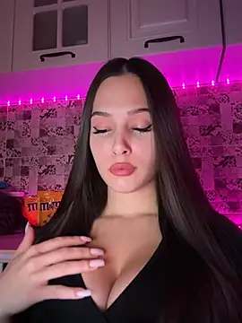 Snapshot of EricaWalls chatting on 02-20-25, 07:52 EricaWalls online show from 02-20-25, 07:52