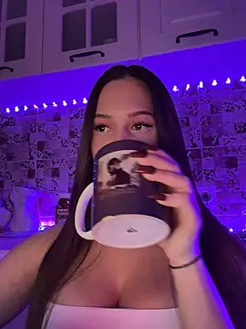 Snapshot of EricaWalls chatting on 02-02-25, 07:46 EricaWalls online show from 02-02-25, 07:46