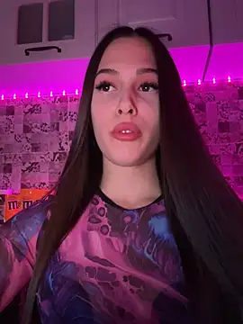 Snapshot of EricaWalls chatting on 02-19-25, 07:37 EricaWalls online show from 02-19-25, 07:37