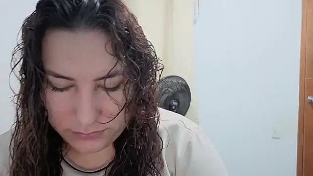 Snapshot of catalina_boobs chatting on 05-01-26, 10:20 catalina boobs online show from 05-01-26, 10:20