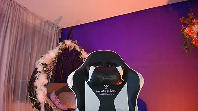 vanelope11 online show from 04-18-26, 02:58