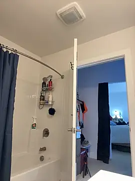 PeytonJohnn online show from 10-29-25, 03:55