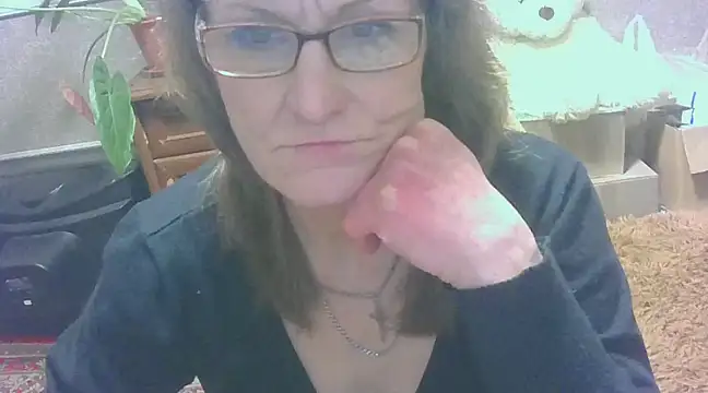 Snapshot of Manulyonok51 chatting on 12-11-24, 11:21 Manulyonok51 online show from 12-11-24, 11:21