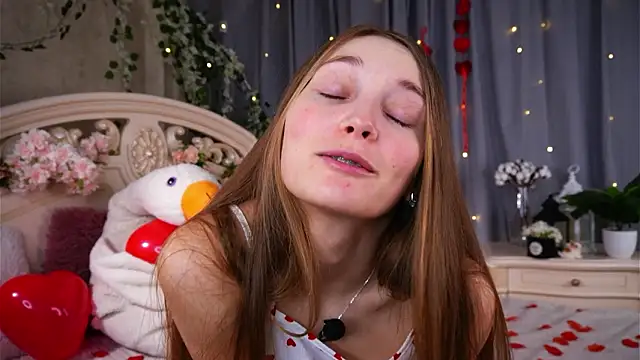 MonaEldon online show from 02-14-26, 02:12