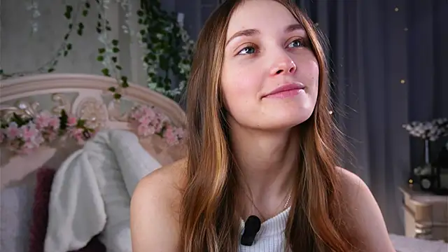 MonaEldon online show from 04-15-26, 02:50