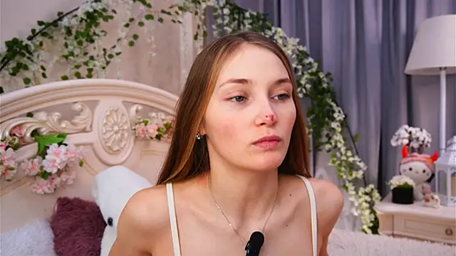 MonaEldon online show from 11-24-25, 02:33