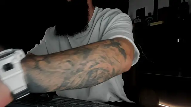 axxelrich  online show from 10-18-25, 04:47